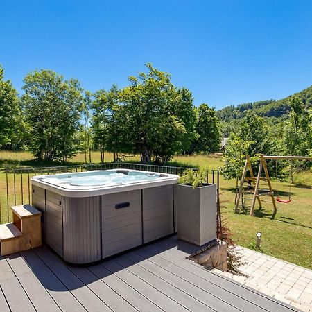 Modern Alpine Monsalbius Chalet Baske Ostarije Exterior foto