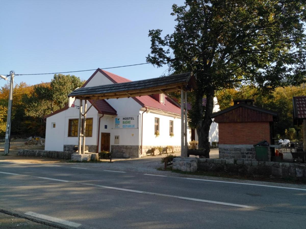 Modern Alpine Monsalbius Chalet Baske Ostarije Exterior foto