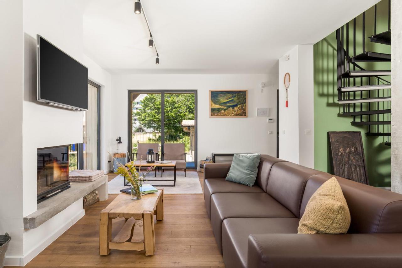 Modern Alpine Monsalbius Chalet Baske Ostarije Exterior foto