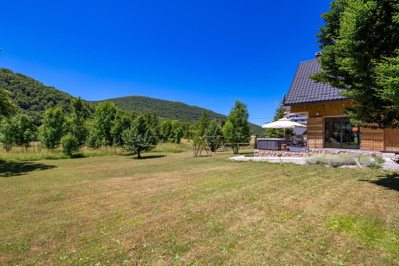Modern Alpine Monsalbius Chalet Baske Ostarije Exterior foto